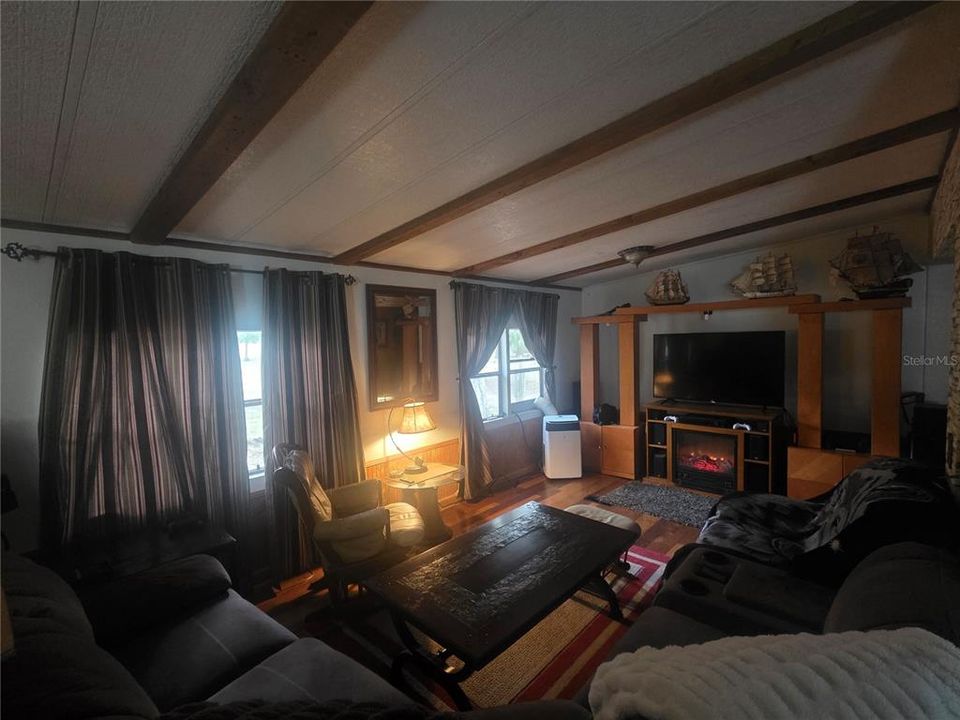 待售: $250,000 (3 贝兹, 2 浴室, 1344 平方英尺)