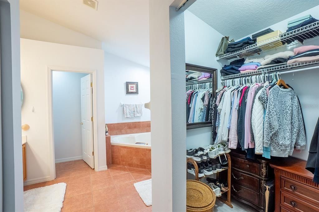 For Sale: $529,000 (3 beds, 2 baths, 1883 Square Feet)