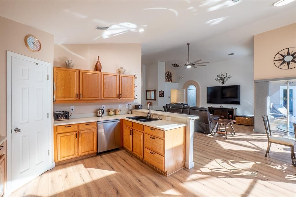 For Sale: $529,000 (3 beds, 2 baths, 1883 Square Feet)