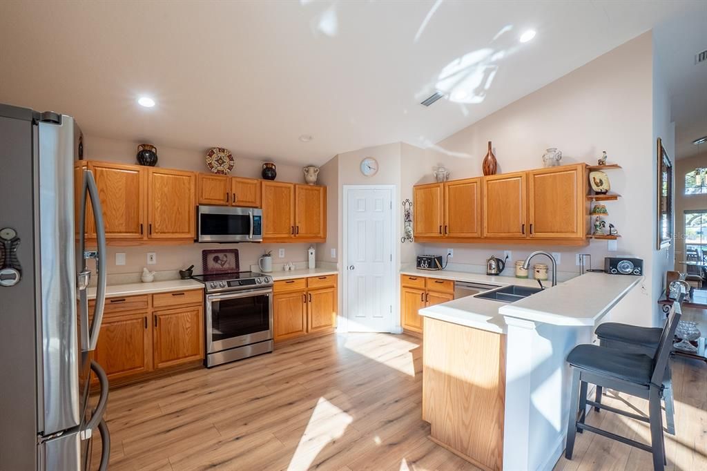 For Sale: $529,000 (3 beds, 2 baths, 1883 Square Feet)