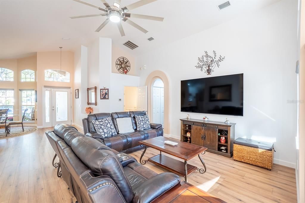 For Sale: $529,000 (3 beds, 2 baths, 1883 Square Feet)