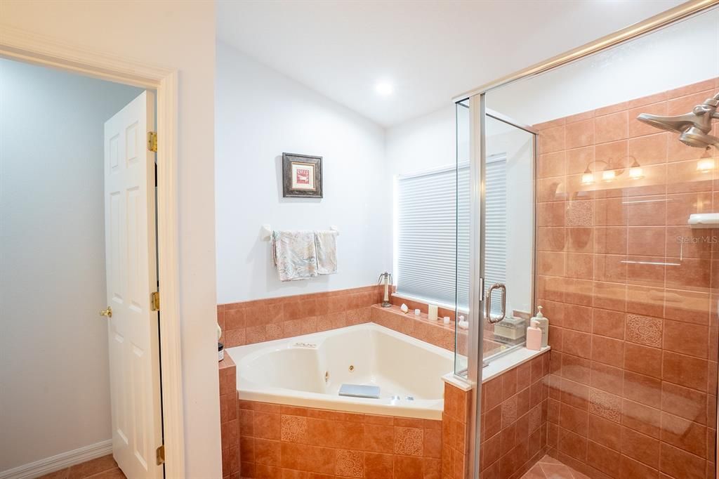 For Sale: $529,000 (3 beds, 2 baths, 1883 Square Feet)