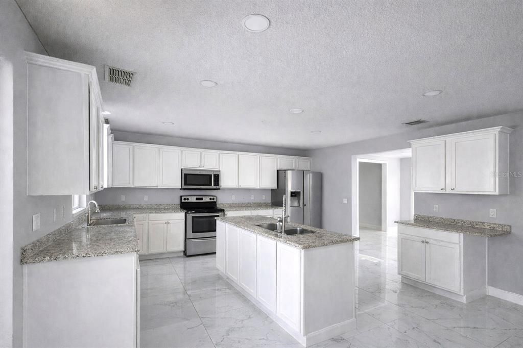 For Sale: $449,000 (6 beds, 4 baths, 2328 Square Feet)