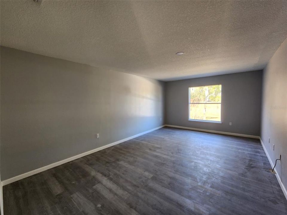 For Sale: $449,000 (6 beds, 4 baths, 2328 Square Feet)