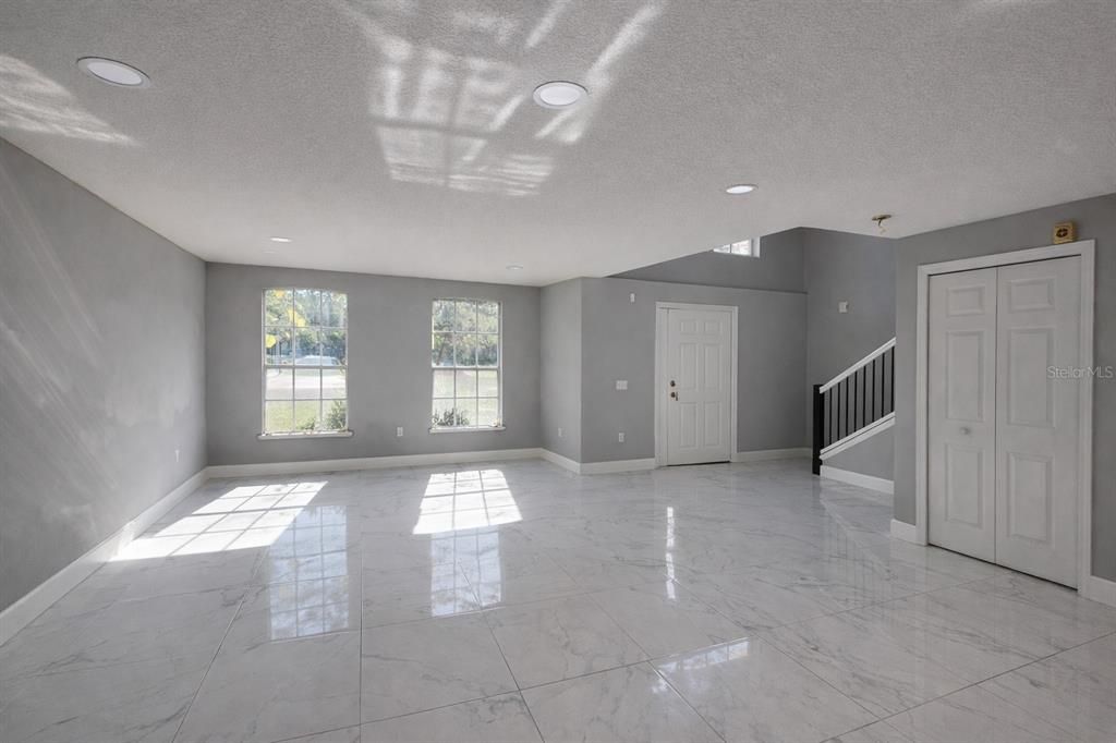 For Sale: $449,000 (6 beds, 4 baths, 2328 Square Feet)