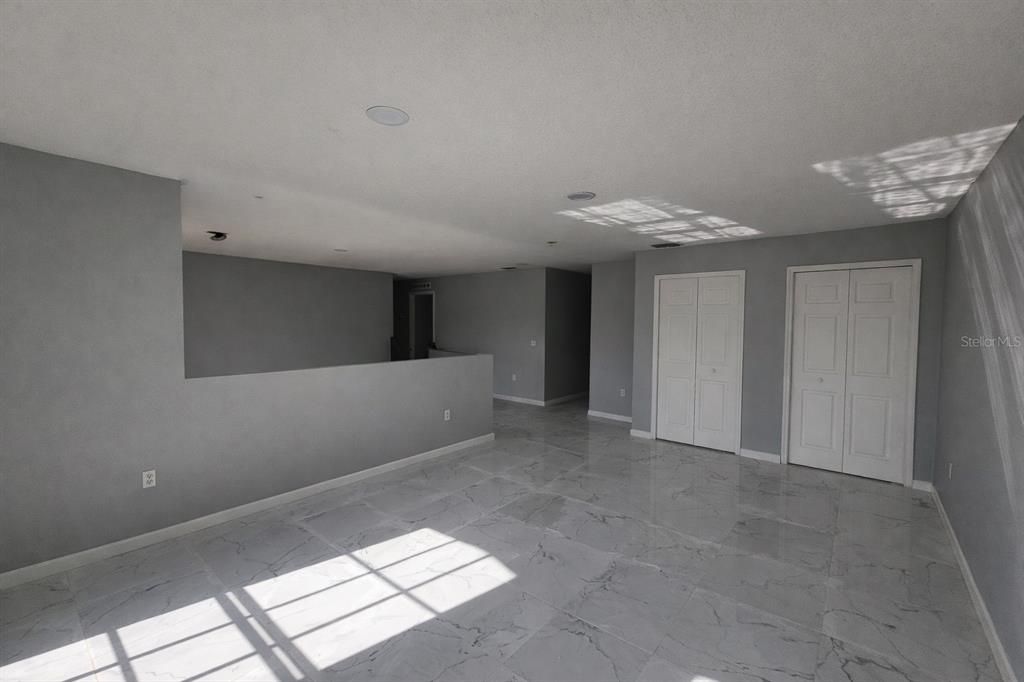 For Sale: $449,000 (6 beds, 4 baths, 2328 Square Feet)