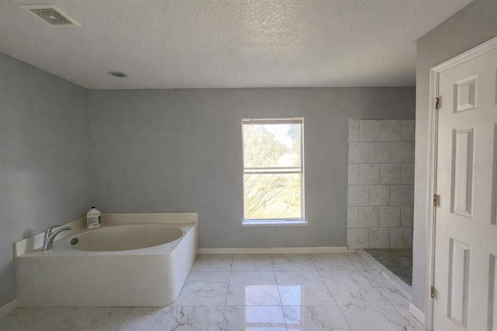 For Sale: $449,000 (6 beds, 4 baths, 2328 Square Feet)