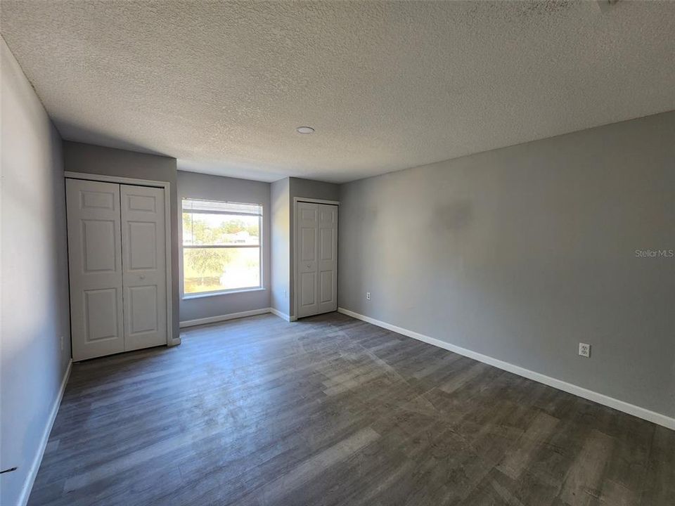 For Sale: $449,000 (6 beds, 4 baths, 2328 Square Feet)