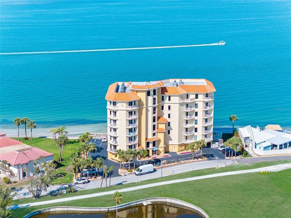 For Rent: $5,999 (3 beds, 3 baths, 2201 Square Feet)