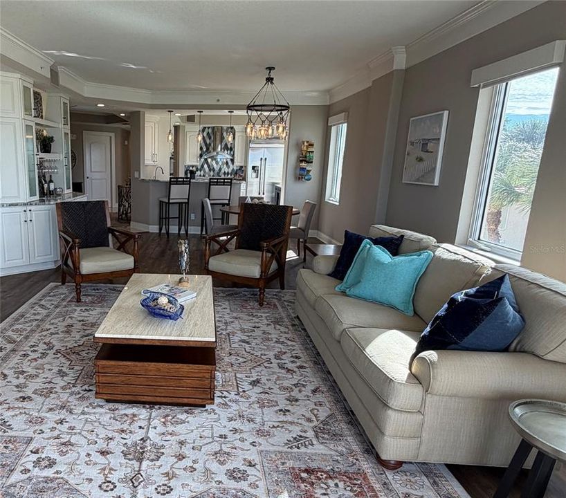 For Rent: $5,999 (3 beds, 3 baths, 2201 Square Feet)