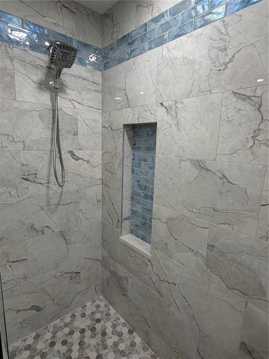 For Rent: $5,999 (3 beds, 3 baths, 2201 Square Feet)