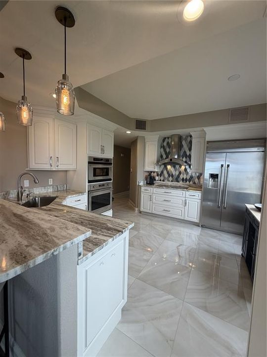 For Rent: $5,999 (3 beds, 3 baths, 2201 Square Feet)