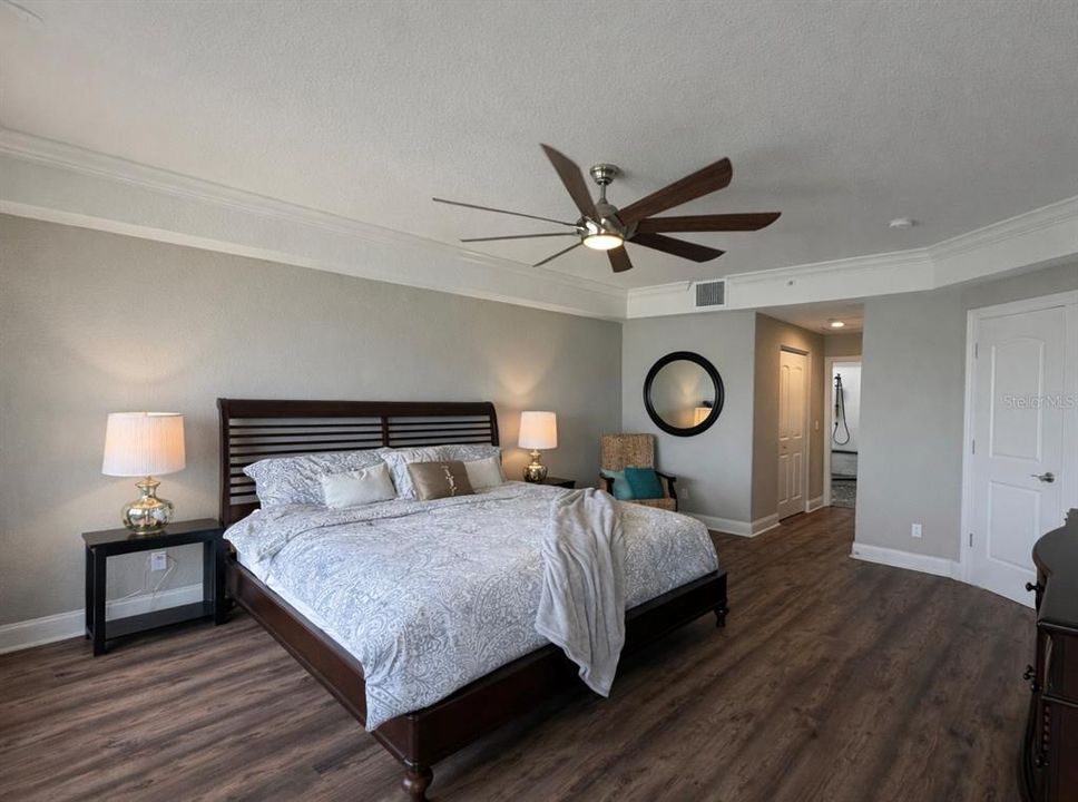 For Rent: $5,999 (3 beds, 3 baths, 2201 Square Feet)