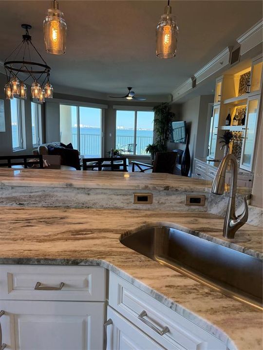 For Rent: $5,999 (3 beds, 3 baths, 2201 Square Feet)