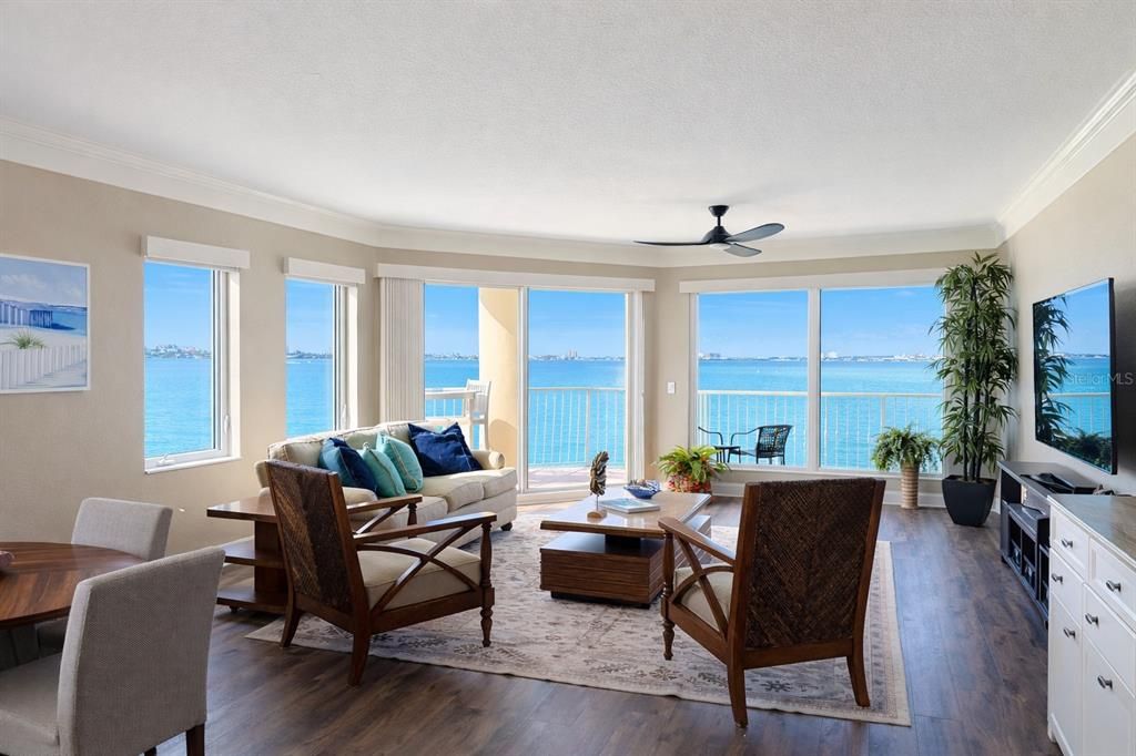 For Rent: $5,999 (3 beds, 3 baths, 2201 Square Feet)