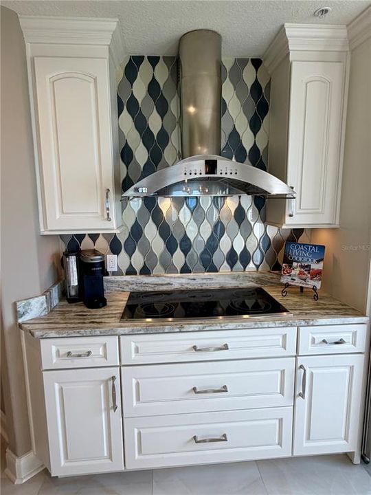 For Rent: $5,999 (3 beds, 3 baths, 2201 Square Feet)