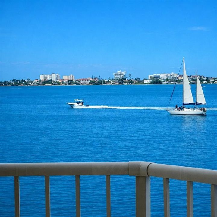 For Rent: $5,999 (3 beds, 3 baths, 2201 Square Feet)