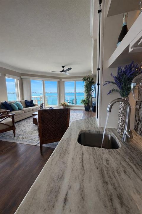 For Rent: $5,999 (3 beds, 3 baths, 2201 Square Feet)