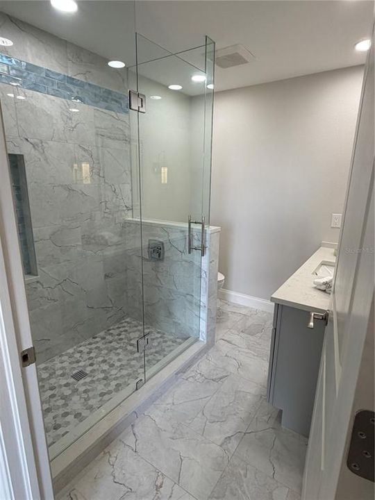 For Rent: $5,999 (3 beds, 3 baths, 2201 Square Feet)