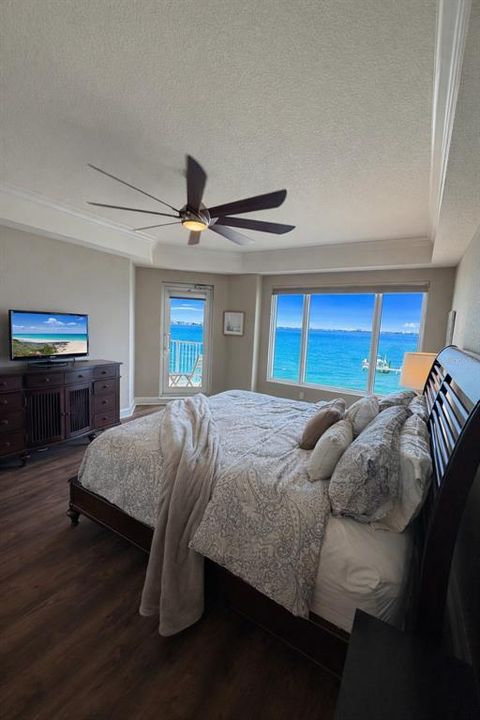 For Rent: $5,999 (3 beds, 3 baths, 2201 Square Feet)