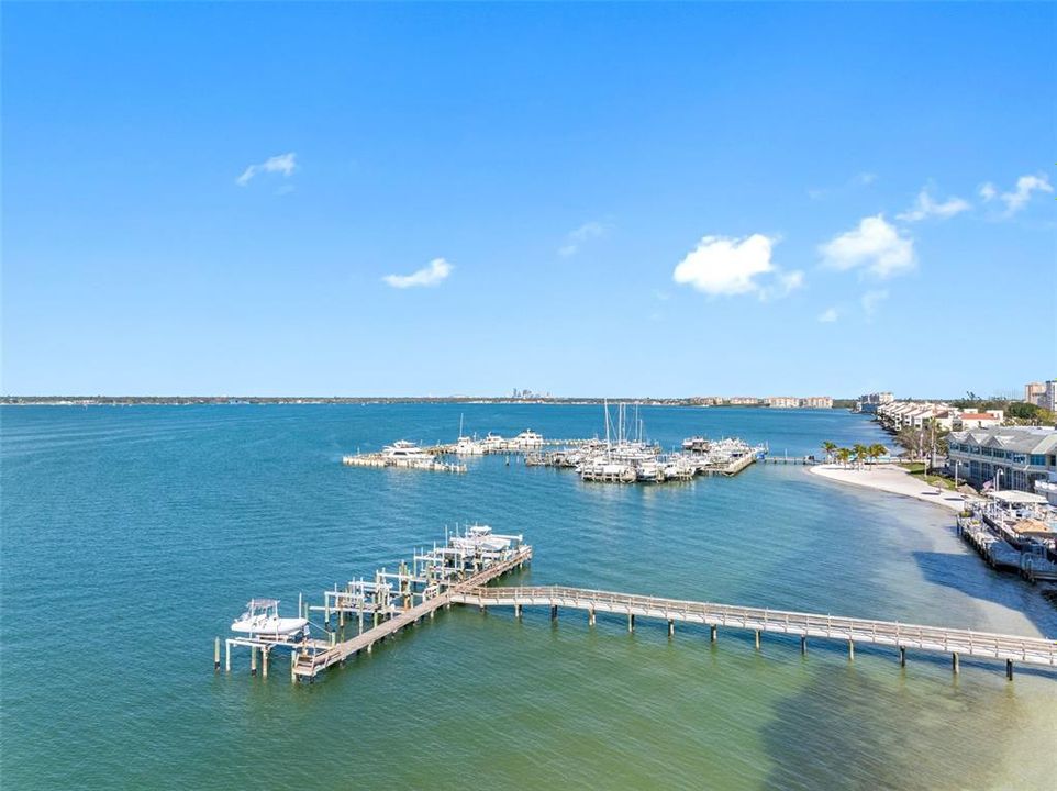 For Rent: $5,999 (3 beds, 3 baths, 2201 Square Feet)