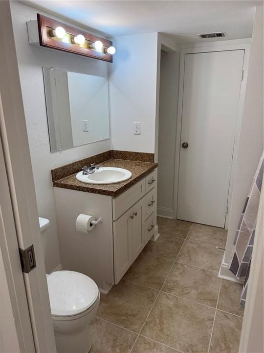 出租: $1,950 (2 贝兹, 1 浴室, 1087 平方英尺)