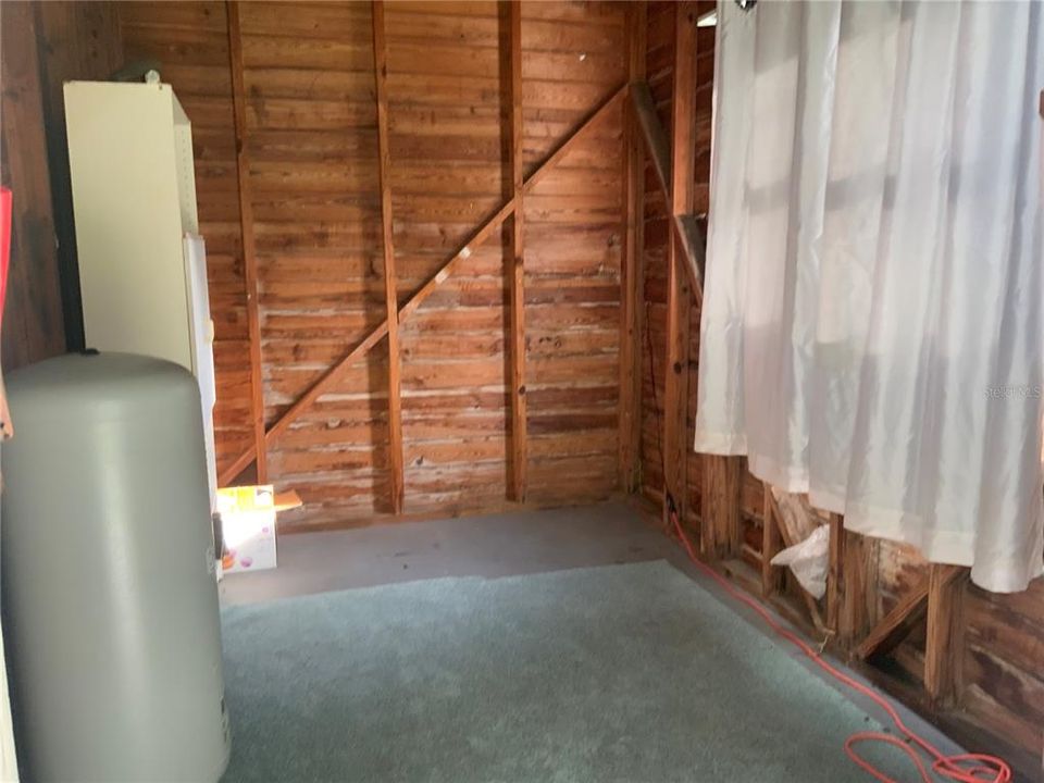 For Sale: $187,500 (2 beds, 1 baths, 920 Square Feet)