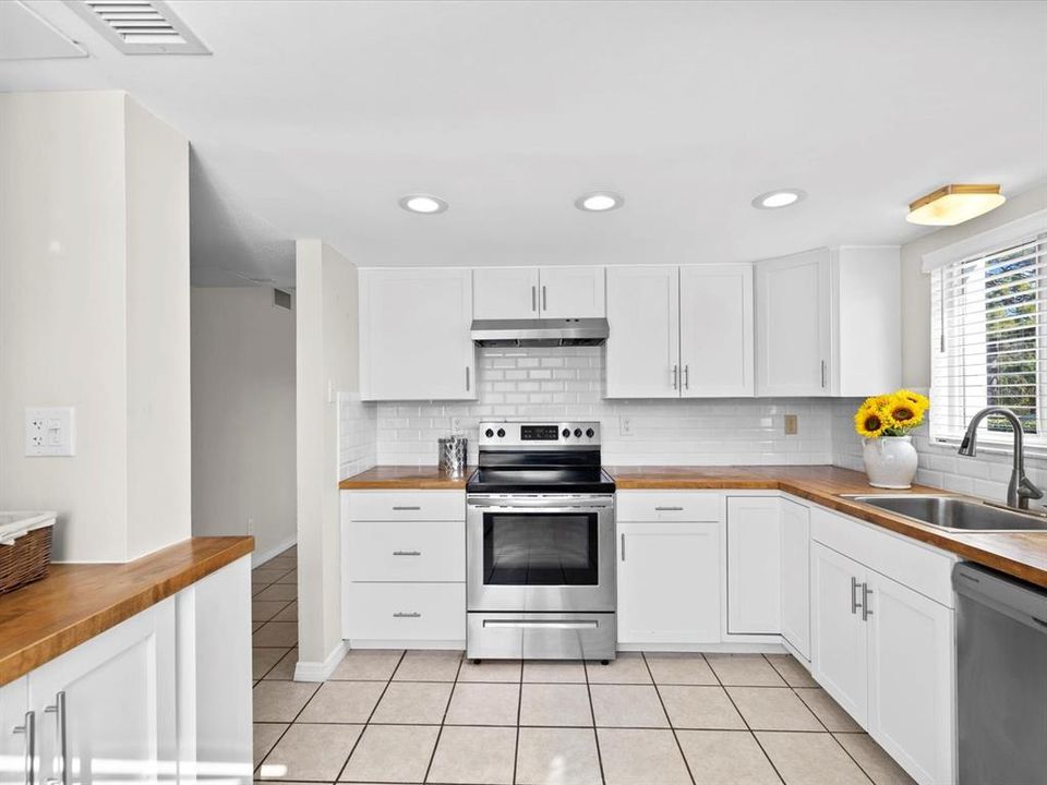 En Venta: $212,000 (2 camas, 2 baños, 1160 Pies cuadrados)