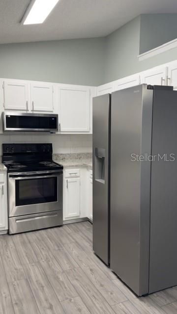 For Sale: $295,000 (3 beds, 2 baths, 1064 Square Feet)