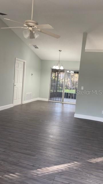 For Sale: $295,000 (3 beds, 2 baths, 1064 Square Feet)