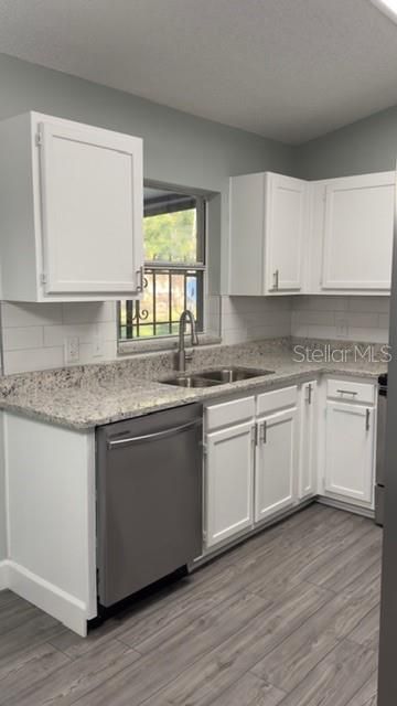 For Sale: $295,000 (3 beds, 2 baths, 1064 Square Feet)