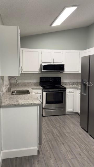 For Sale: $295,000 (3 beds, 2 baths, 1064 Square Feet)