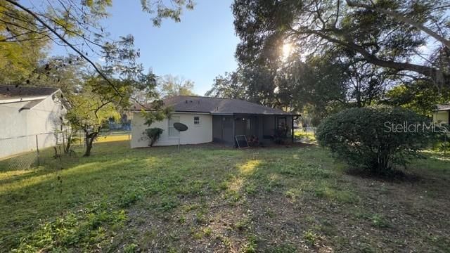 For Sale: $295,000 (3 beds, 2 baths, 1064 Square Feet)