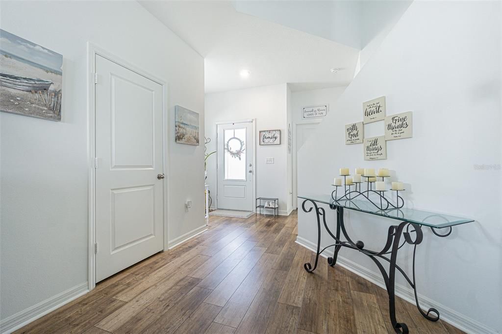 出租: $2,200 (5 贝兹, 3 浴室, 2268 平方英尺)