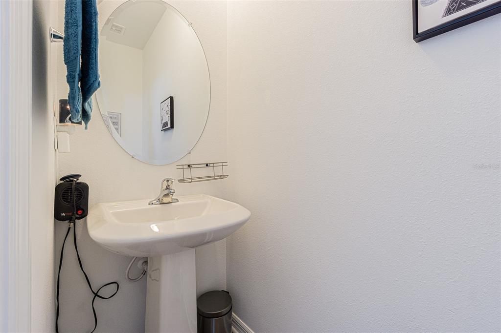 出租: $2,200 (5 贝兹, 3 浴室, 2268 平方英尺)