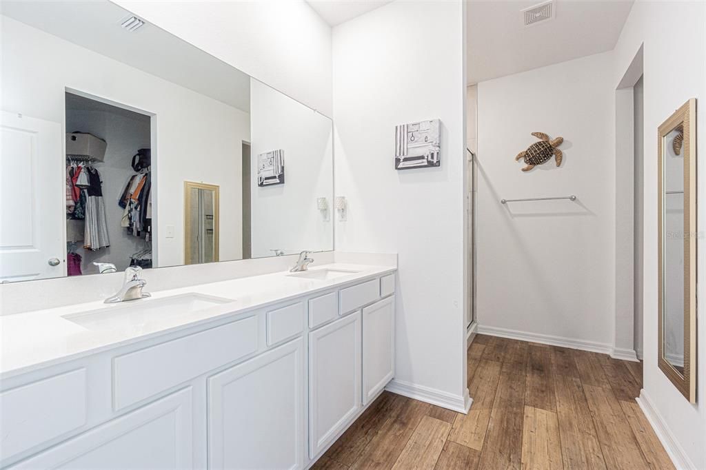 出租: $2,200 (5 贝兹, 3 浴室, 2268 平方英尺)