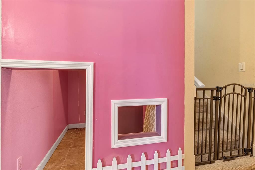 En Venta: $634,900 (5 camas, 3 baños, 2604 Pies cuadrados)