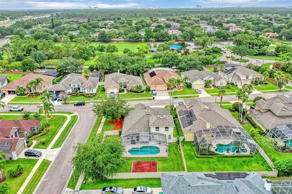 En Venta: $634,900 (5 camas, 3 baños, 2604 Pies cuadrados)