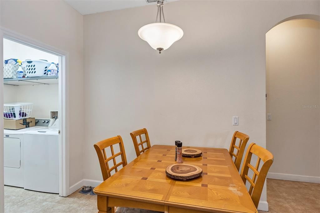 En Venta: $634,900 (5 camas, 3 baños, 2604 Pies cuadrados)