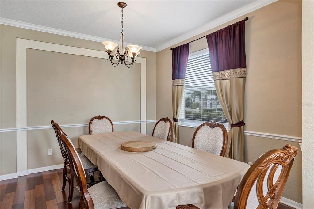 En Venta: $634,900 (5 camas, 3 baños, 2604 Pies cuadrados)