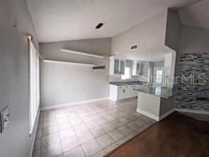 В аренду: $2,100 (3 спален, 2 ванн, 1306 Квадратных фут)