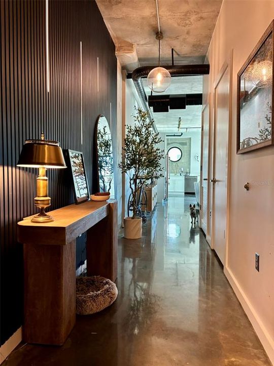 出租: $3,250 (1 贝兹, 1 浴室, 925 平方英尺)