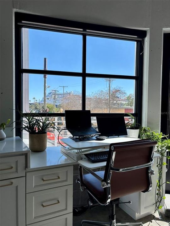 出租: $3,250 (1 贝兹, 1 浴室, 925 平方英尺)