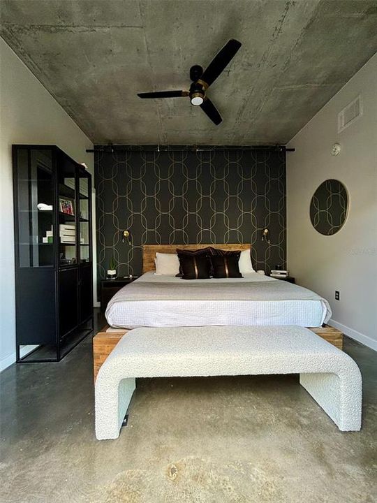 出租: $3,250 (1 贝兹, 1 浴室, 925 平方英尺)