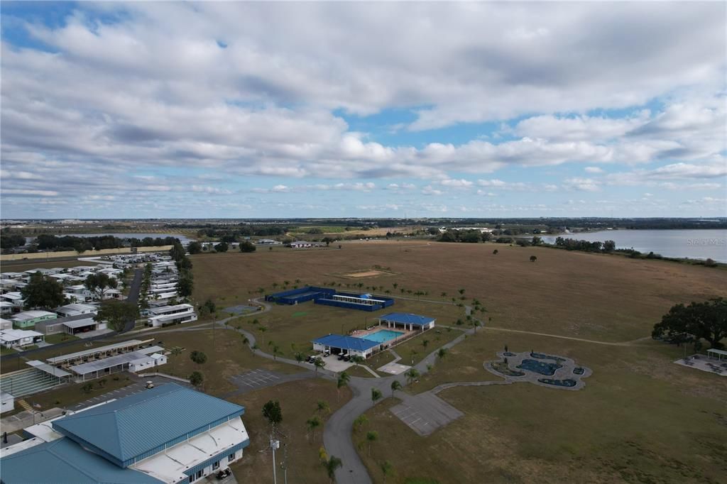 На продажу: $105,000 (2 спален, 2 ванн, 900 Квадратных фут)