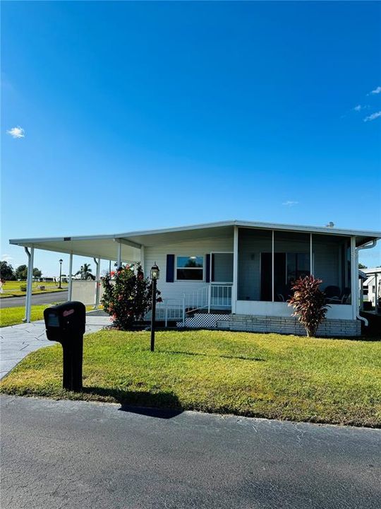 На продажу: $105,000 (2 спален, 2 ванн, 900 Квадратных фут)