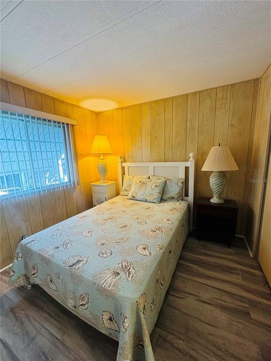 На продажу: $105,000 (2 спален, 2 ванн, 900 Квадратных фут)