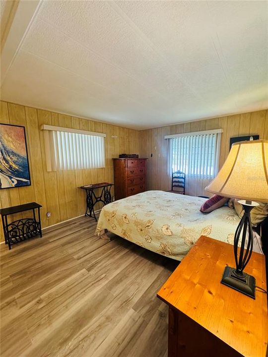 На продажу: $105,000 (2 спален, 2 ванн, 900 Квадратных фут)