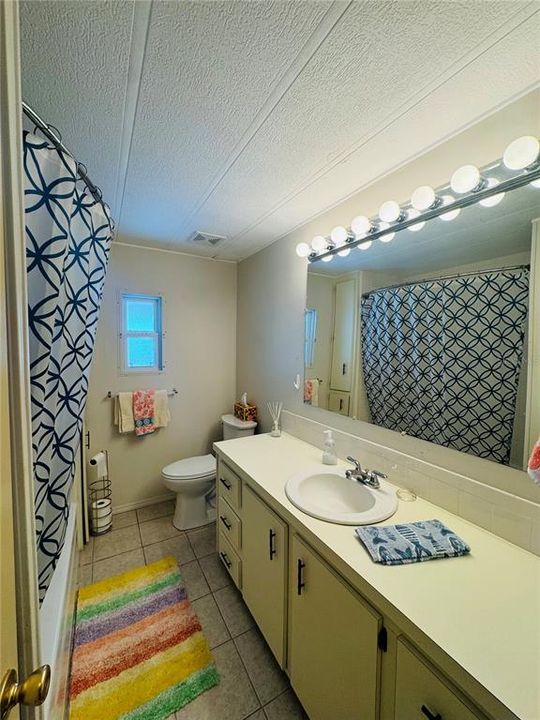 На продажу: $105,000 (2 спален, 2 ванн, 900 Квадратных фут)