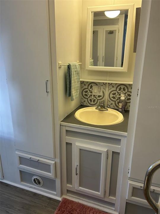 На продажу: $75,000 (2 спален, 1 ванн, 526 Квадратных фут)